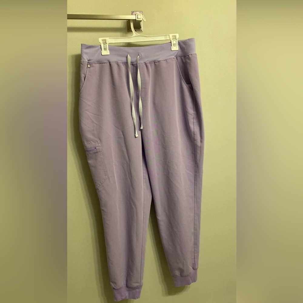 Figs XL lilac purple scrub joggers